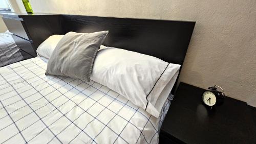 Cuautitlan Izcalli Apartment | A21 SUITE BLACK MAX para 1 a 4 personas, Especialistas en CORTAS, MEDIANAS Y LARGAS ESTANCIAS en IZCALLI TEPOTZOTLAN perfecto para Familias, Turistas, Contratistas, Estudiantes, Empresas A sólo 5 min Izcalli 5 min Esmeralda 20 min Satélite 25 min AIFA