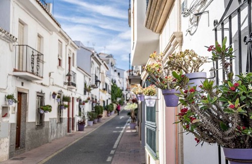 Historic Center of Estepona Apartment | A5- Seaclub suites by Roomservices
