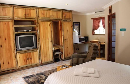Vanderbijlpark House | Aark Guest Lodge