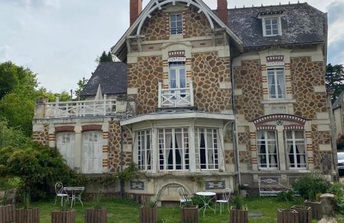 Gennes-Val-de-Loire House | Abbey Road Le Thoureil Maison 6 chambres 12 personnes