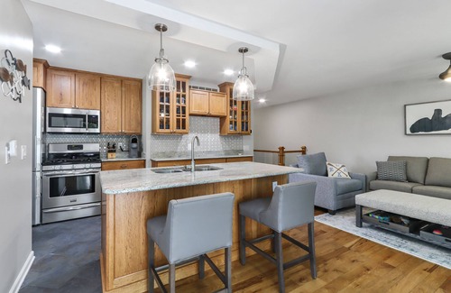 Fontana House | Abbey Springs Resort on Geneva Lake - Updated Townhouse - Dog Friendly!