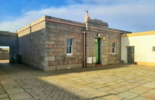 Central Aberdeen House | Aberdeen Lighthouse Cottages - coastal, dolphins