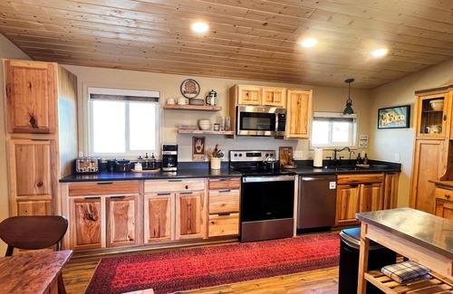 Youngsville House | Abiquiu Lake Retreat-nBeautiful views, full kitchen, WiFi ,family friendly home