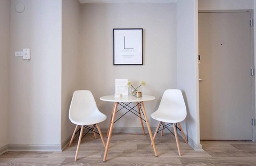 Downtown Louisville Apartment | Abode Downtown Louisville - 4th St Live