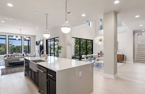 Austin House | Above Collectic I Pool&Spa | Game Room I Long-term Available I Luxury