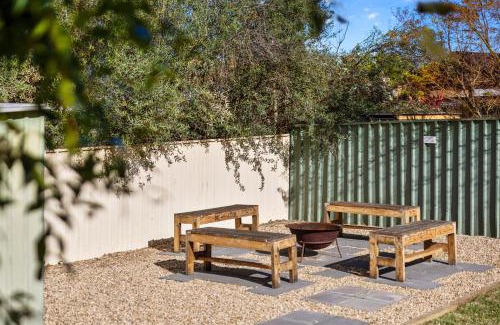 Kooringal Apartment | 'Above the Trees' - Spectacular Views, Sleeps 10