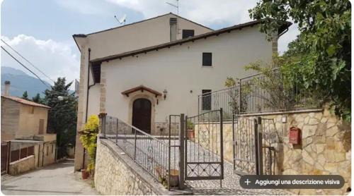 Castelvecchio Subequo Villa | Abruzzo Favolosa Villa Vista Monte Sirente Parco Sirente Velino