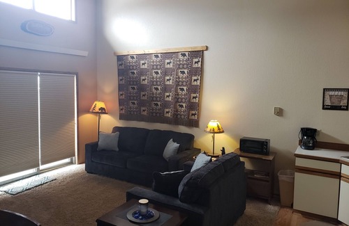 Red Lodge House | 'Absaroka Lodge' - Vacation Rental Homes Red Lodge, Montana