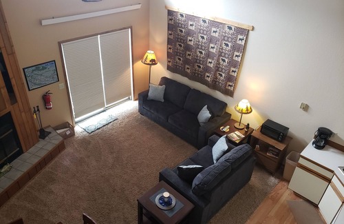 Red Lodge House | 'Absaroka Lodge' - Vacation Rental Homes Red Lodge, Montana