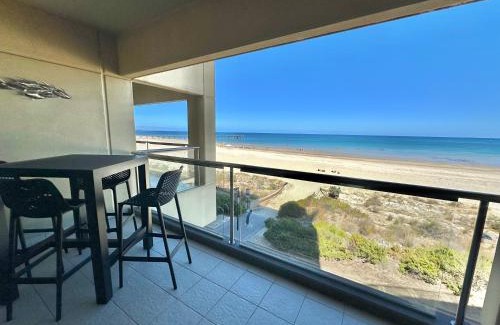 Glenelg Apartment | Absolute Beachfront at the Pier Glenelg
