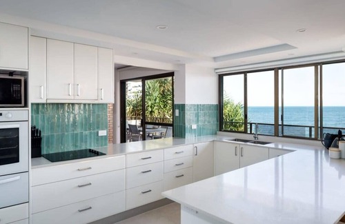 Kings Beach Apartment | Absolute Beachfront Bliss on Kings Beach