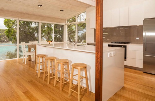 Malua Bay House | Absolute Beachfront, Malua Bay | Blutique