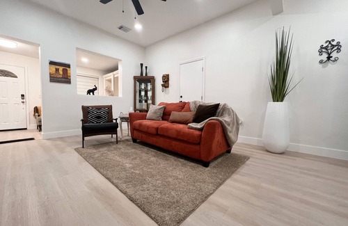 Allapattah House | Abuela's House in Wynwood - 5 min from the Art District!