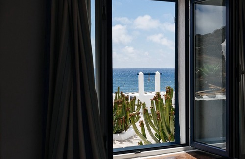 El Golfo Apartment | Abuelos, Sea Views -Casa Rural Caleton del Golfo