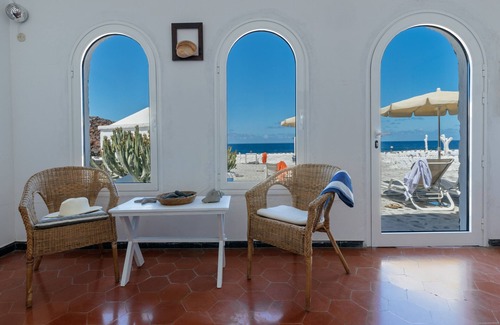 El Golfo Apartment | Abuelos, Sea Views -Casa Rural Caleton del Golfo