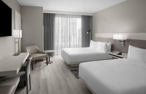 Downtown Hotel | AC Hotel by Marriott St. Louis Clayton