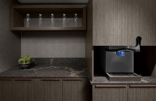 Downtown Hotel | AC Hotel by Marriott St. Louis Clayton