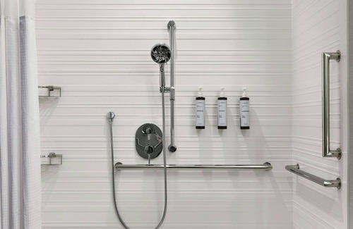 Chesterfield Hotel | AC Hotel by Marriott St. Louis Chesterfield