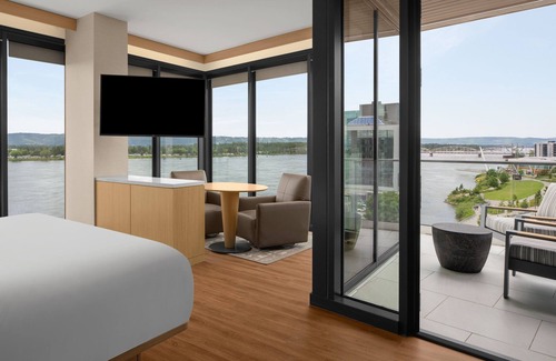 Downtown Vancouver Hotel | AC Hotel Vancouver Waterfront