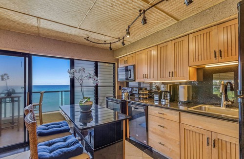 Poipu Condo | AC OCEANFRONT END-CORNER UNIT NOTHING BUT OCEAN AND TURTLES, B201