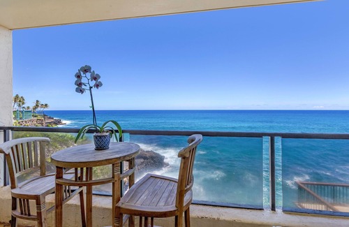 Poipu Condo | AC OCEANFRONT END-CORNER UNIT NOTHING BUT OCEAN AND TURTLES, B201