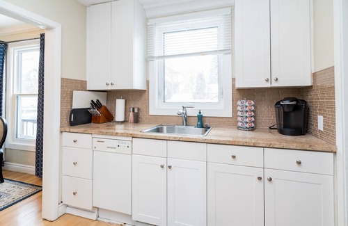 Winnipeg House | Academy & Wellington (Suite 2) Sleeps 8 (six beds) on Academy & Wellington