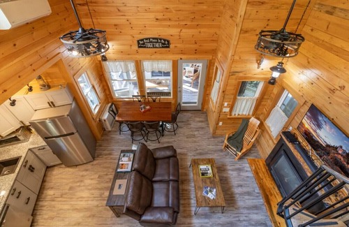 Hancock Cabin | Acadia Treehouse near Bar Harbor - Private Luxury