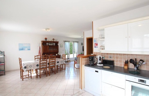 Les Moitiers-d'Allonne Cottage | Accessible house with enclosed garden, near beach, pets allowed