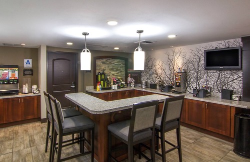 Bressi Ranch Condo | Accessible King Suite Near the Airport | Free Breakfast, Gym + Pool Access