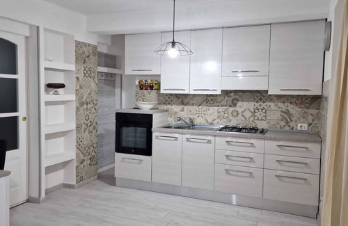 San Cesareo Apartment | Accogliente Appartamento Nuovissimo,fino a 5 Posti Letto, Park Privato Compreso