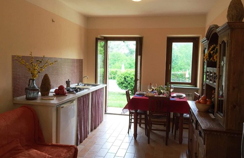 Apecchio Apartment | Accommodation in a cave with hot tub