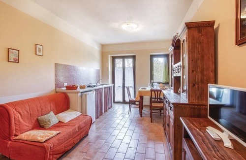 Apecchio Apartment | Accommodation in a cave with hot tub