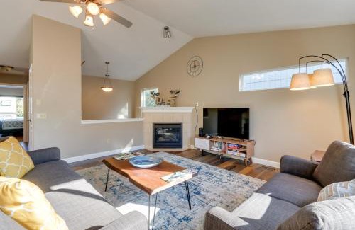 Sand Lake House | Accommodating Anchorage Abode Less Than 1 Mi to Jewel Lake