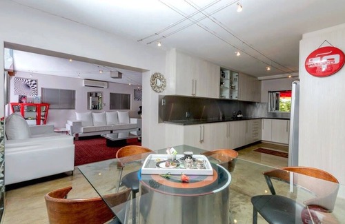 Colchester House | Accommodation in Addo on Sundays