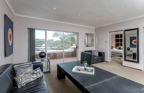 Colchester House | Accommodation in Addo on Sundays