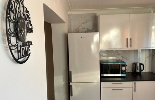 Grays House | Ace Space II |Modern 3Bed Home | Parking | Staff