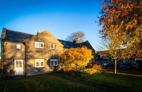 Tideswell House | Acer Holiday Cottage Tideswell village Buxton Peak District by Rework Accommodation