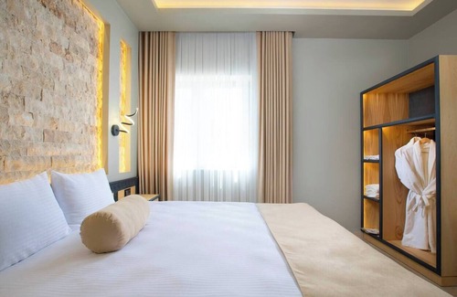 Ortahisar Apartment | Acer Living Home 103