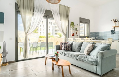 Nahariya Apartment | Achziv Bright Garden Stay