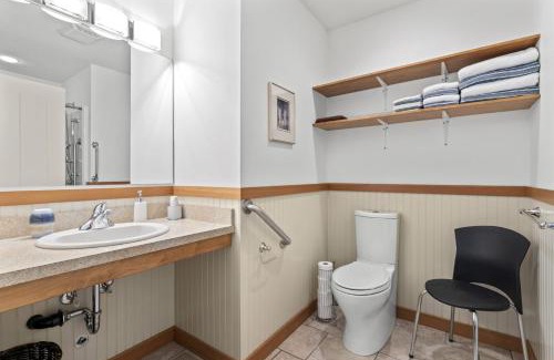 Salmon Arm Bed & Breakfast | Ackerview Guesthouse Bed and Breakfast