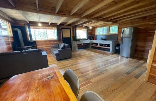 Pueblo Nuevo Cabin | Acogedora Cabaña del bosque Parque La Pirámide