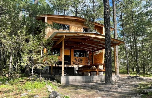 Pueblo Nuevo Cabin | Acogedora Cabaña del bosque Parque La Pirámide