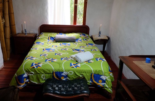 Villa de Leyva Apartment | Acogedora Habitación Doble con Baño