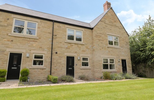 Longframlington Cottage | ACORN COTTAGE, pet friendly, with a garden in Longframlington