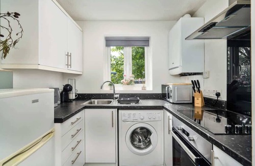 Liverpool House | Acorn Hideaway Parking Near Liverpool City Centre