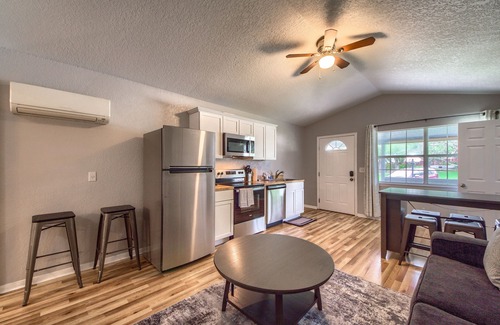 New Braunfels House | Acorn Hills Private Retreat! Pet Friendly! Shared Pool & Hot Tub!