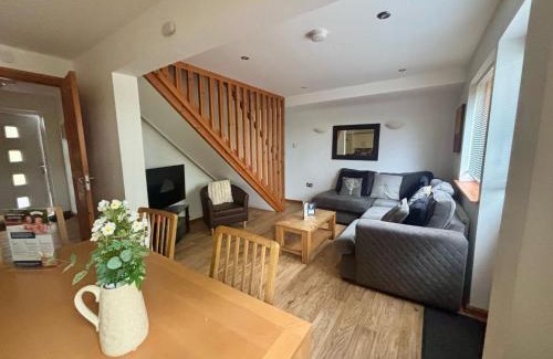 Liverton House | Acorn Lodge for Six with Hot Tub - Devon