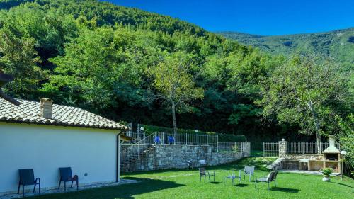 Piobbico Villa | Acquanera 6&2 by Marche Holiday Villas