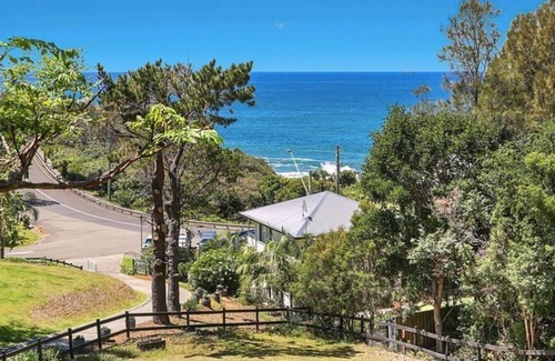 Wombarra House | Acreage Coastal Home with Ocean Views
