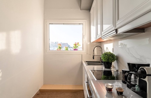 Athens Apartment | Acropolis Eclipse